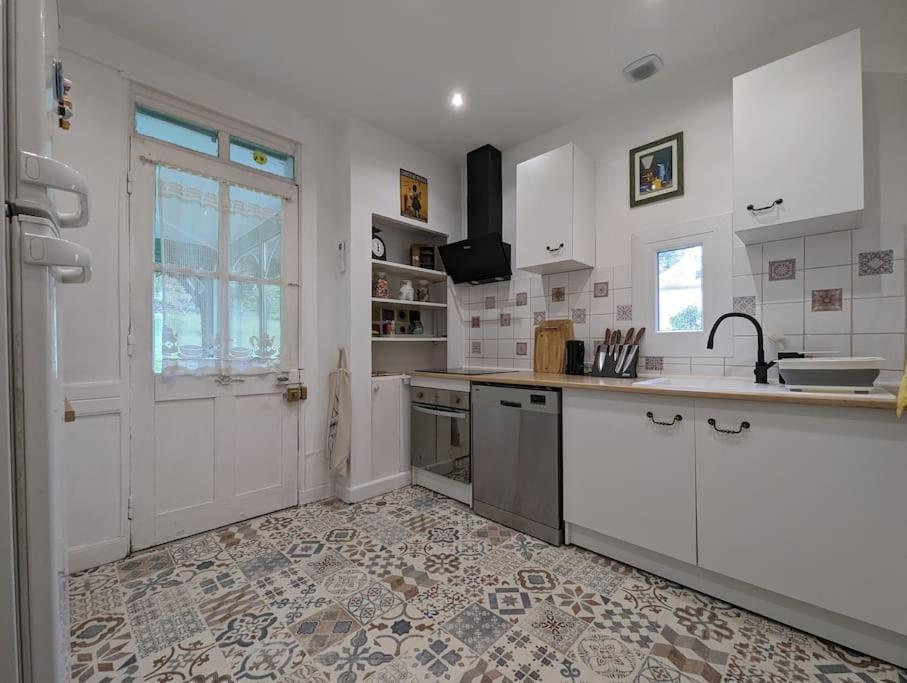 Maison Des Annees 30 - Vic-Sur-Cere - 14 Personnes Εξωτερικό φωτογραφία