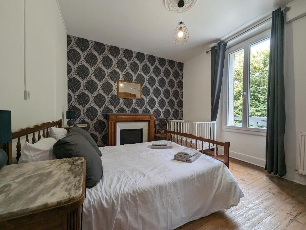 Maison Des Annees 30 - Vic-Sur-Cere - 14 Personnes Εξωτερικό φωτογραφία