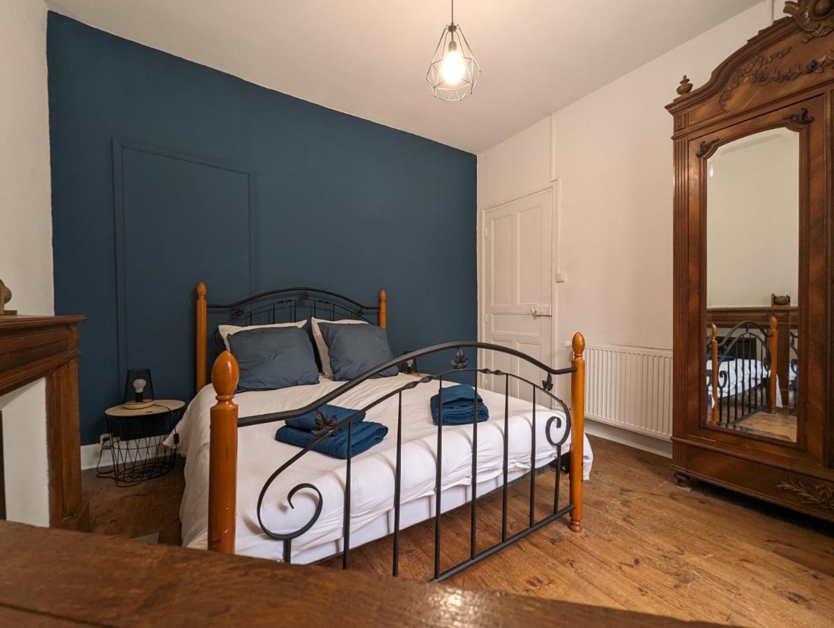 Maison Des Annees 30 - Vic-Sur-Cere - 14 Personnes Εξωτερικό φωτογραφία